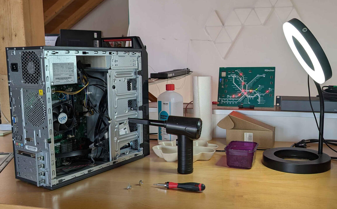 Mein Werkstatt-PC bei der Reinigung
